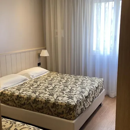 Aida 3* Римини